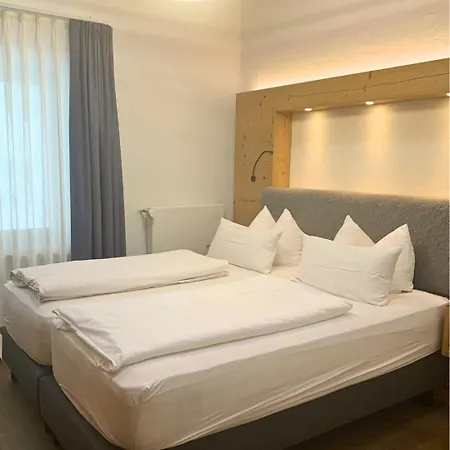 Elements Christlessee