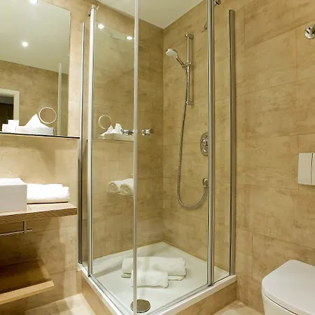 Elements Christlessee 4*