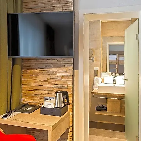 Elements Christlessee 4*