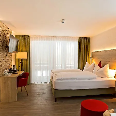 Elements Christlessee 4*